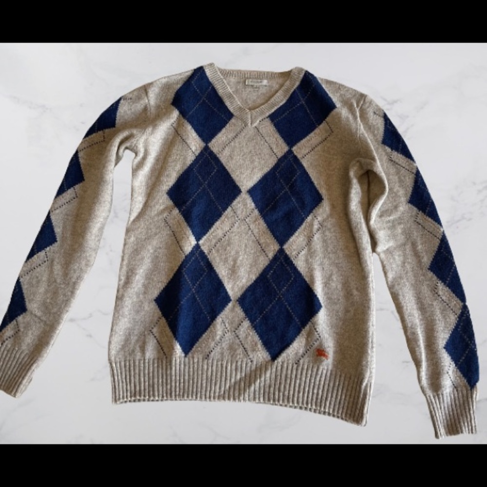 Burberry 2000s Lana Wool Diamond Sweater. Made in Italy.